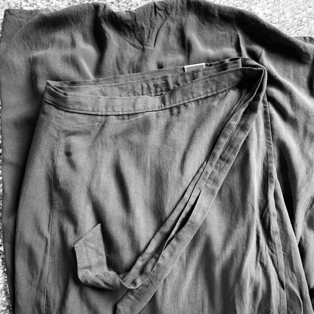 Abercrombie midi black skirt!
